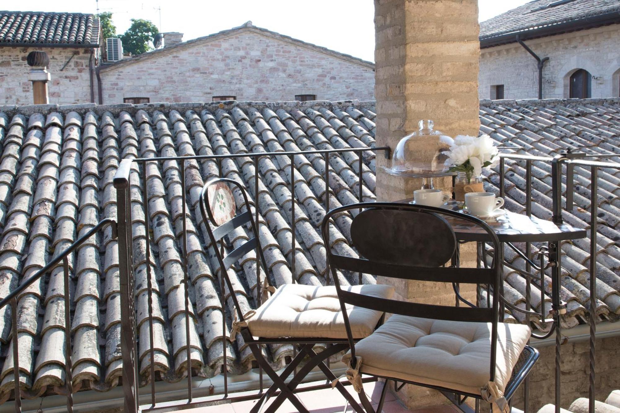 Residenza Porta Perlici Assisi Apartment Exterior foto